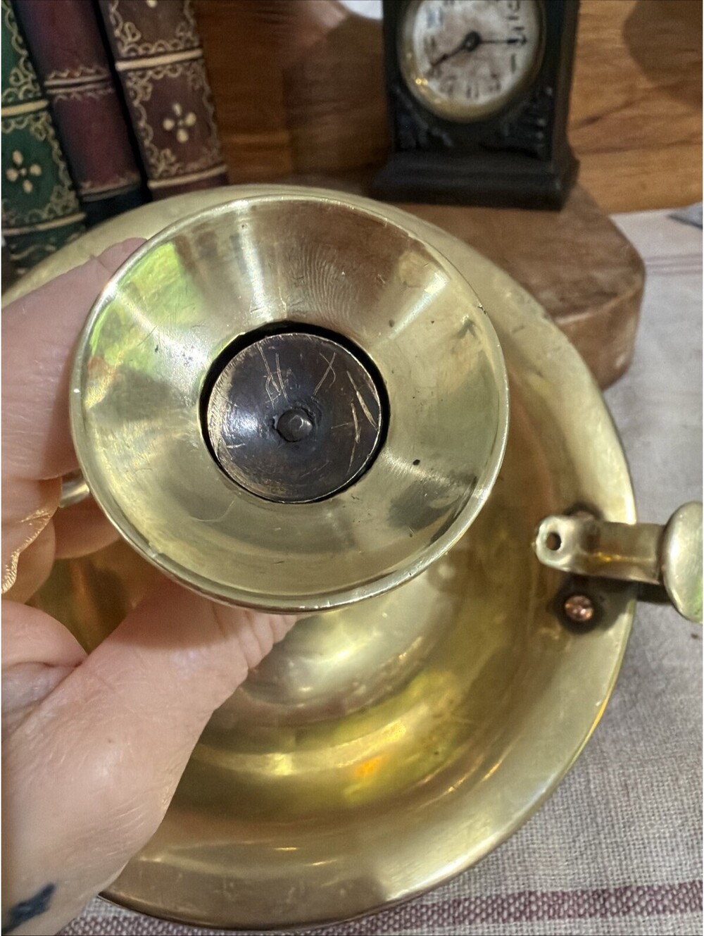 Antique Large Brass Candle Holder Chamberstick Finger Loop Pushup Colonial - Picture 4 of 9